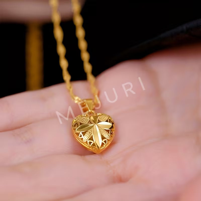 💛 18K Gold-Plated 3D Heart Necklace – Elegant Heart-Shaped Pendant for Everyday Wear | Perfect Gift for Ramadan & Valentine’s Day 💖