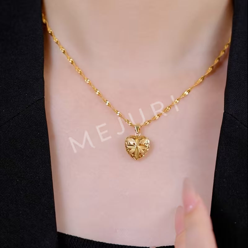 💛 18K Gold-Plated 3D Heart Necklace – Elegant Heart-Shaped Pendant for Everyday Wear | Perfect Gift for Ramadan & Valentine’s Day 💖