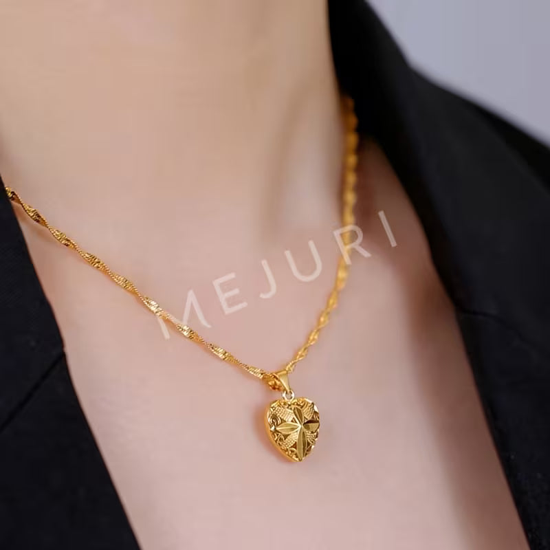 💛 18K Gold-Plated 3D Heart Necklace – Elegant Heart-Shaped Pendant for Everyday Wear | Perfect Gift for Ramadan & Valentine’s Day 💖